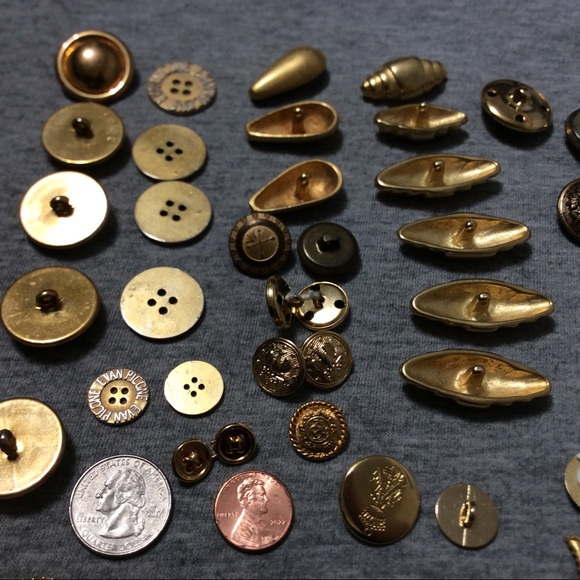 Vintage Golden Buttons Lot - Picture 11 of 13